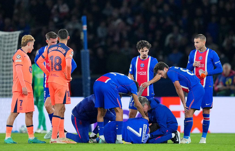 PSG confirm surgery for Khvicha Kvaratskhelia’s ACL injury