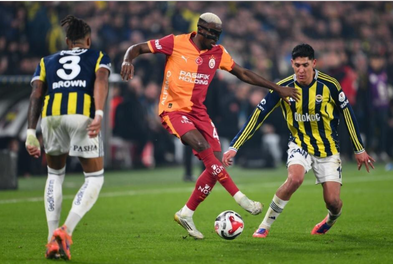 Osimhen’s brace sends Galatasaray top amid derby controversy