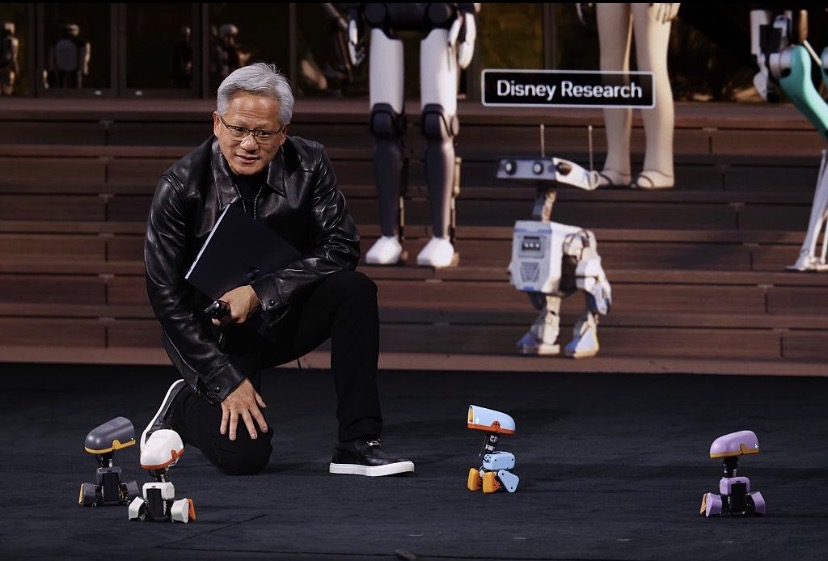 This Tiny AI Duck Robot Has 20,000 Pre-Orders and It Can Learn New Tricks